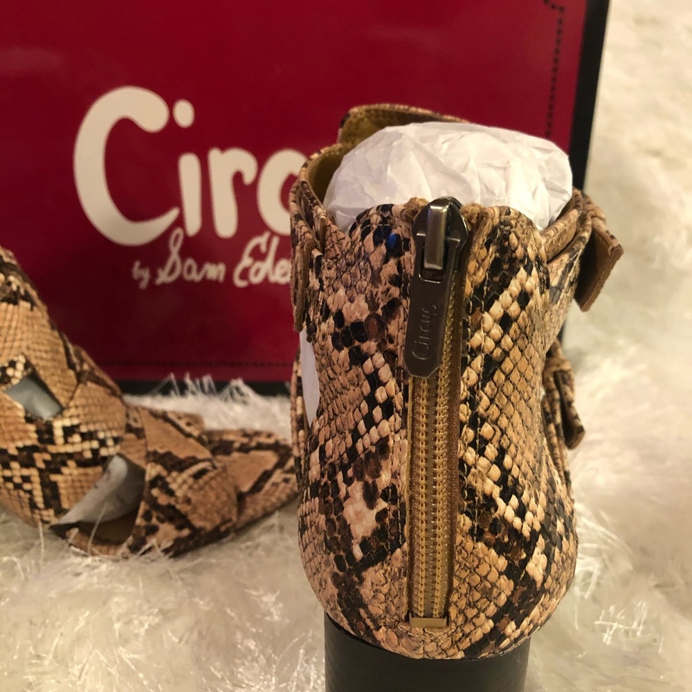 Ezra Dress Sandals 👡 - Picture 10 of 11